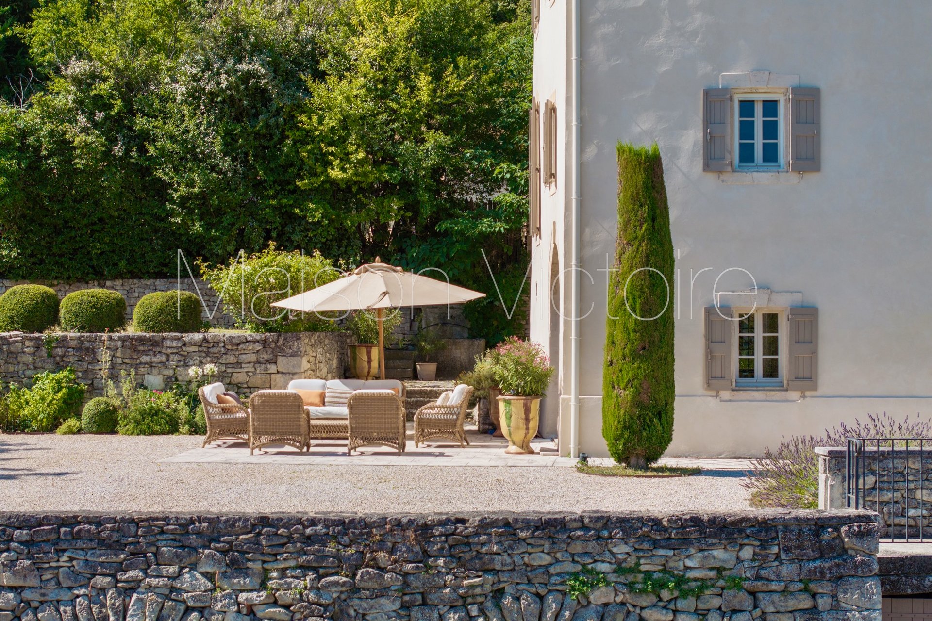 Lacoste (Vaucluse) photo 3