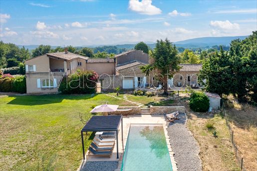 Maubec (Vaucluse) photo 2