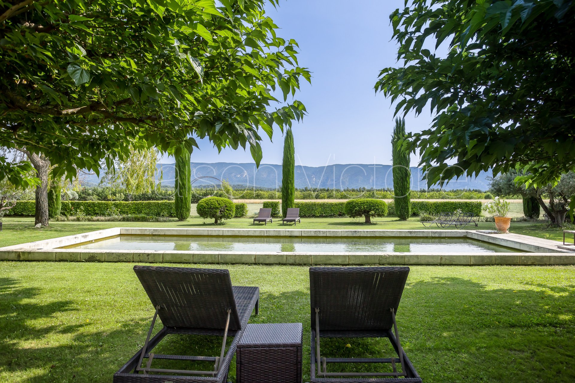 Cabrières-d'Avignon (Vaucluse) photo 2