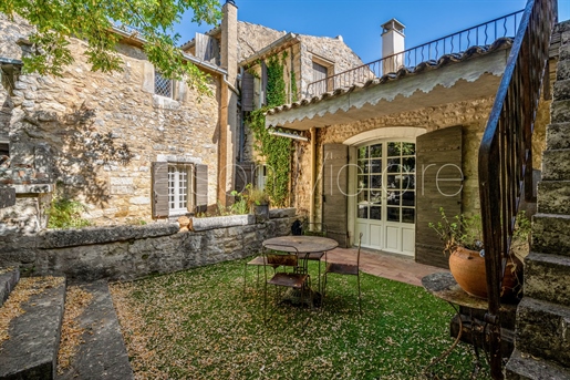 Maison 7 pièces 250 m² · à Oppède · 250 m² · 950 000 €