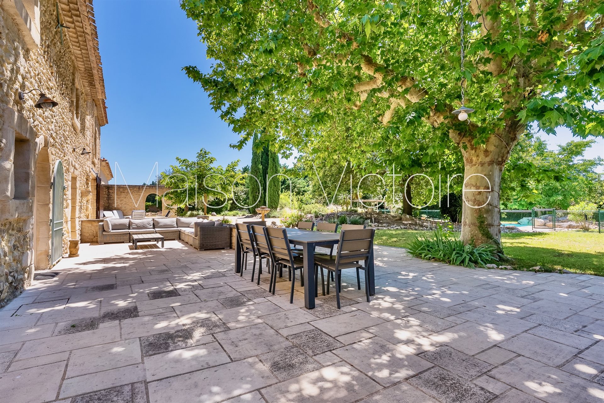 Maison à vendre, 360m², L'Isle-sur-la-Sorgue