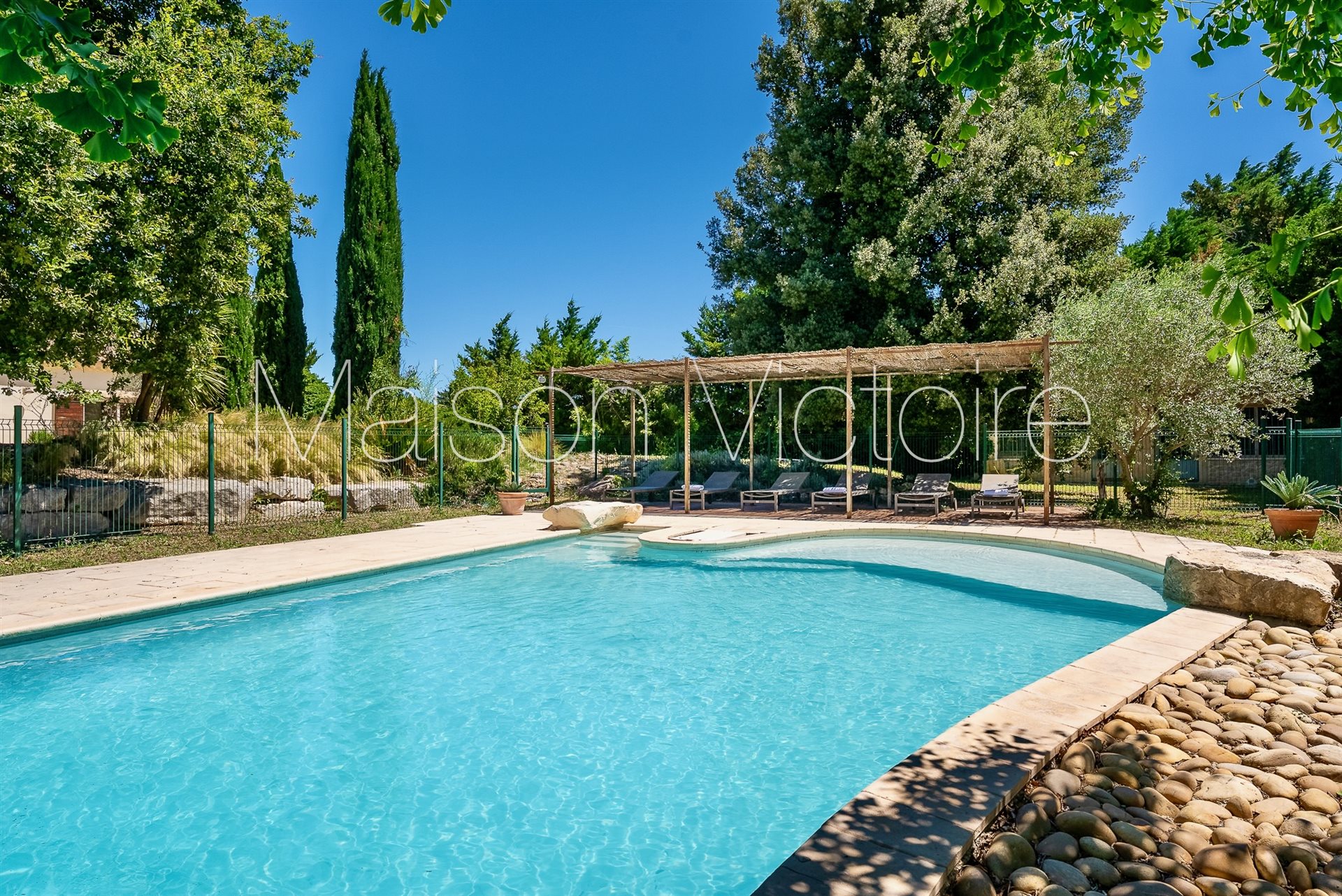 Maison à vendre, 360m², L'Isle-sur-la-Sorgue
