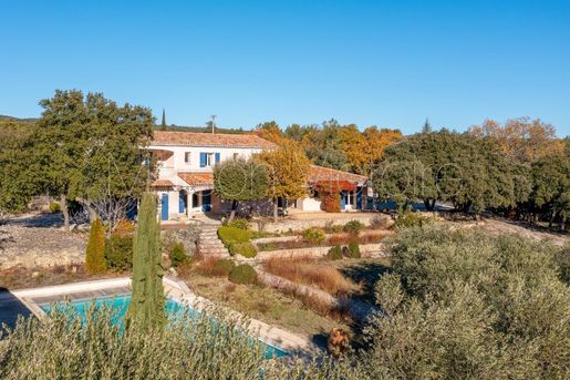 Maison 6 pièces 192 m² · à Cabrières-d'Avignon · 192 m² · 1 350 000 €