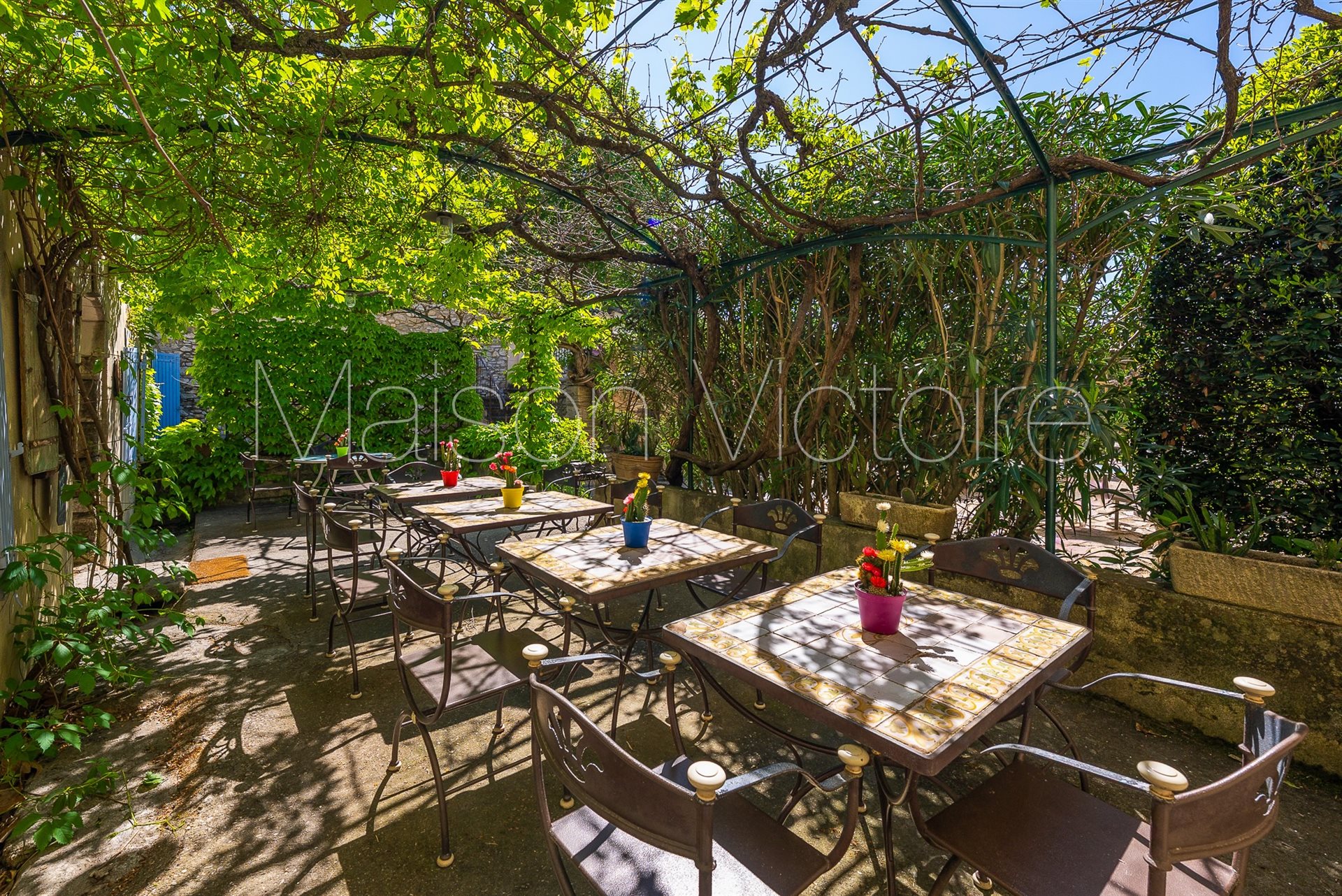 Maison à vendre, 787m², L'Isle-sur-la-Sorgue