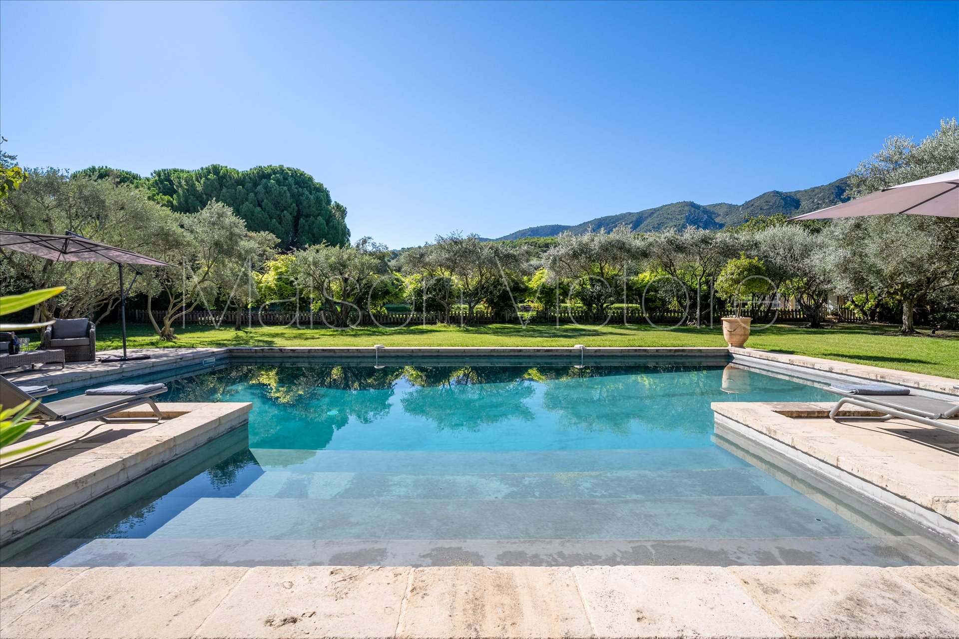 Maison à vendre, 550m², Oppède