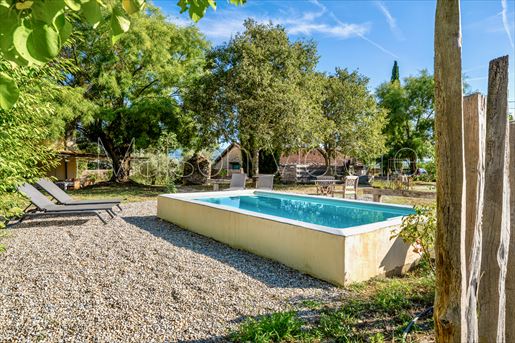 Saint-Saturnin-lès-Apt (Vaucluse)