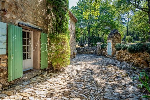 Bonnieux (Vaucluse) photo 3