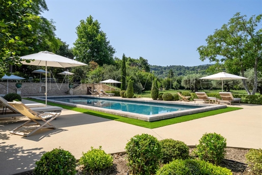 Ménerbes (Vaucluse) photo 3
