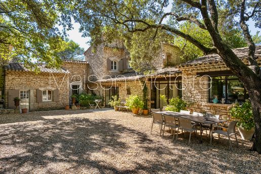 Ménerbes (Vaucluse) photo 2