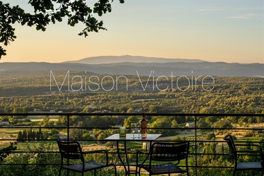 7 pièces 236 m² · à Ménerbes · 236 m² · 2 150 000 €