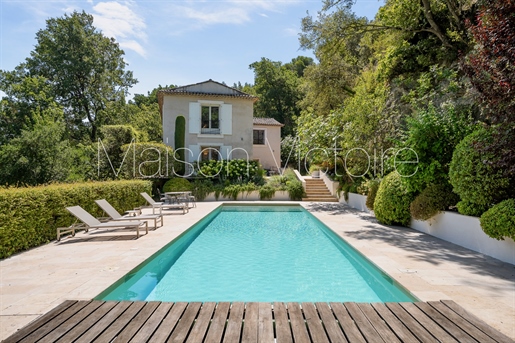 Ménerbes (Vaucluse) photo 3