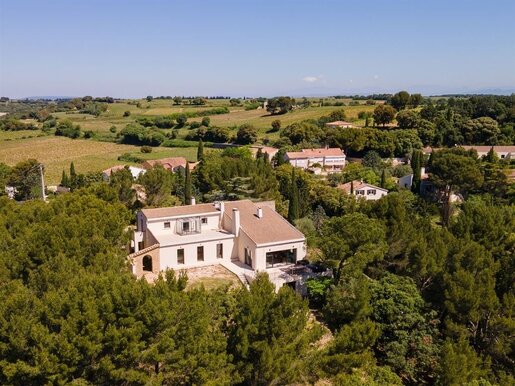 Maison 10 pièces 347 m² · à Châteauneuf-du-Pape · 347 m² · 2 100 000 €