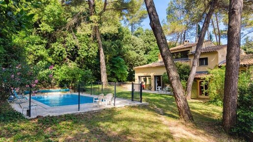 Maison 9 pièces 283 m² · à Villeneuve-lès-Avignon · 283 m² · 950 000 €