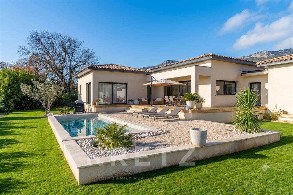 Maison à vendre, 170m², Chusclan