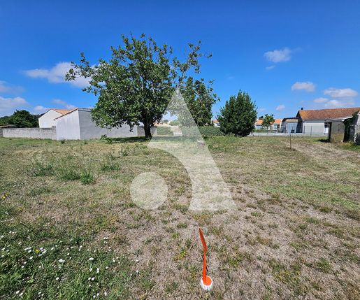 Terrain 633 m² · aux Mathes · 146 223 €