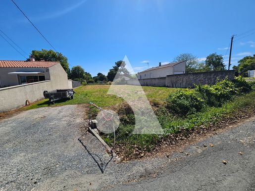 Terrain 760 m² · à La Tremblade · 97 000 €