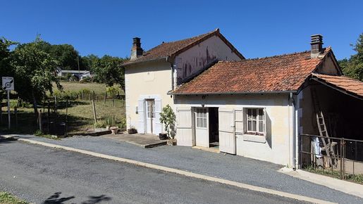 Maison 4 pièces 90 m² · à Lussas-Et-Nontronneau · 90 m² · 45 000 €