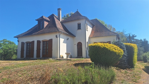 6 pièces 177 m² · à Piégut-Pluviers · 177 m² · 243 000 €