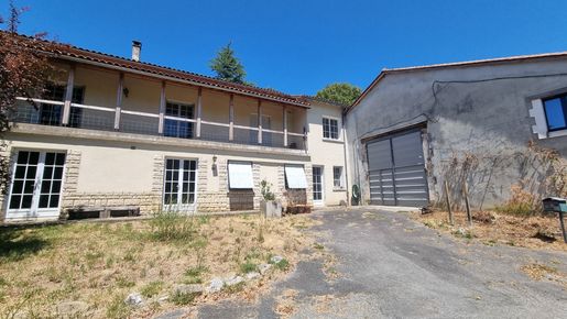 Maison 9 pièces 199 m² · à Saint-Martin-le-Pin · 199 m² · 258 000 €