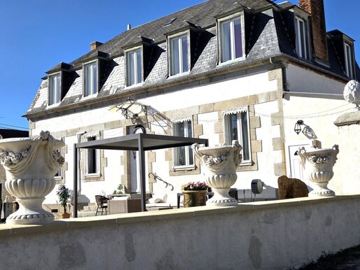 Maison 7 pièces 220 m² · à Saint-Julien-le-Châtel · 220 m² · 371 000 €