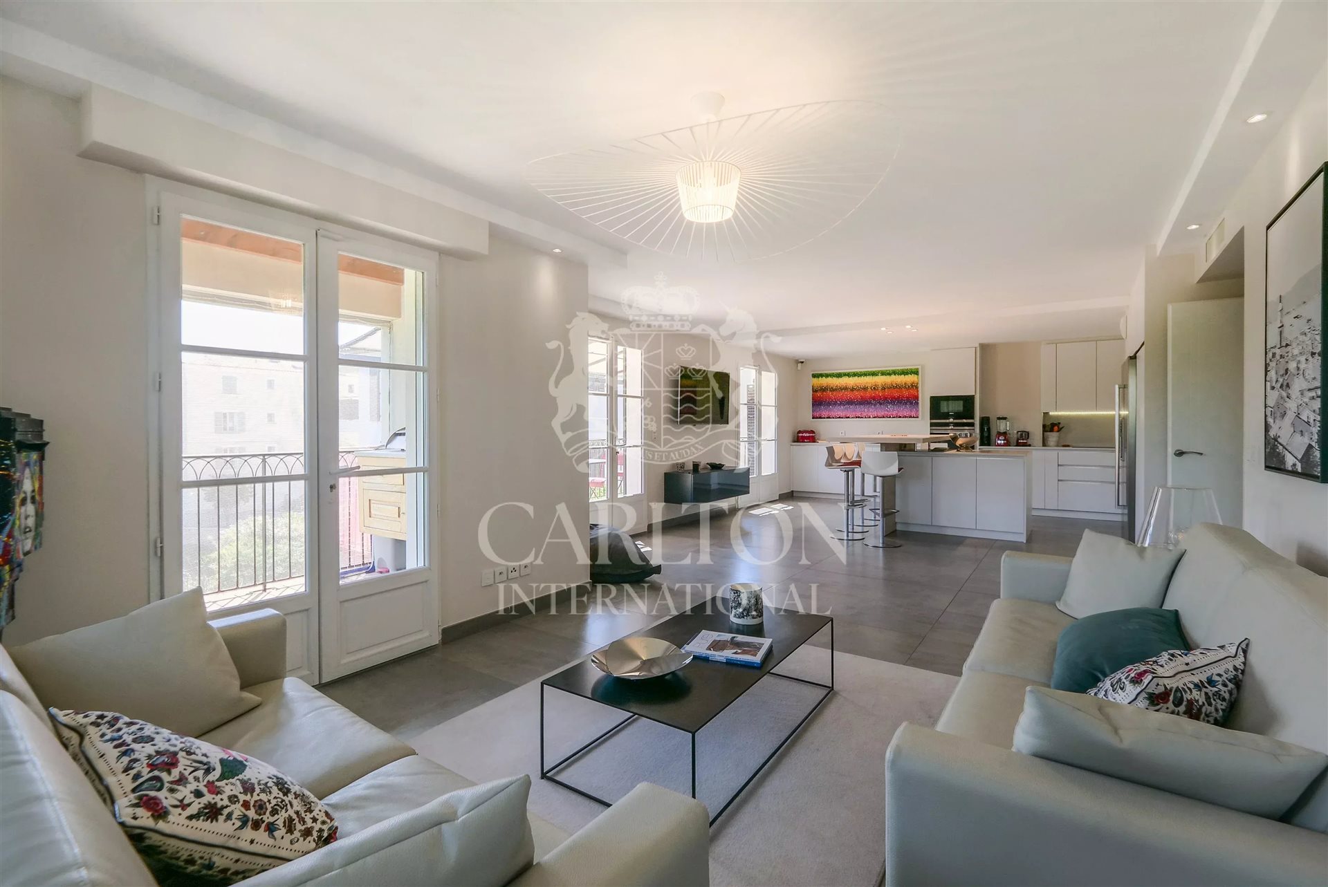 Spacious apartment with terrace in downtown - Ansicht 2