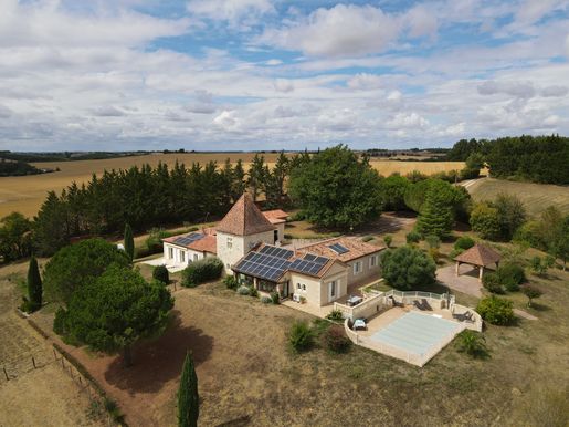Maison 10 pièces 278 m² · à Auch · 278 m² · 895 000 €