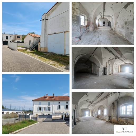 Parking 305 m² · à Montélimar · 305 m² · 99 000 €