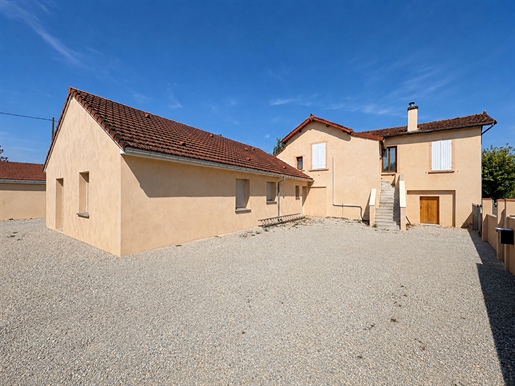 Maison 6 pièces 181 m² · à Demigny · 181 m² · 280 000 €