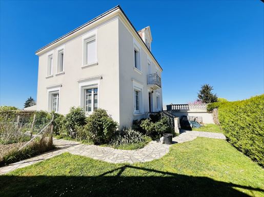 Maison 6 pièces 170 m² · à Marcillat-en-Combraille · 170 m² · 182 000 €