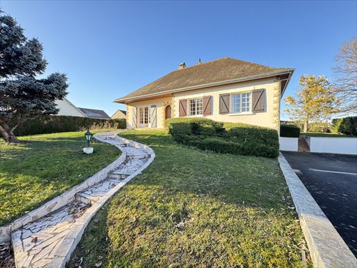 Maison 5 pièces 162 m² · à Montluçon · 162 m² · 160 000 €
