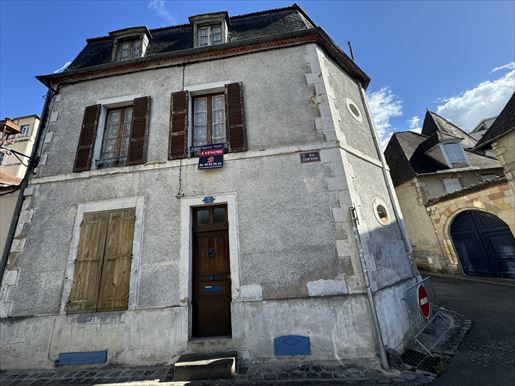 6 pièces 230 m² · à Montluçon · 230 m² · 55 500 €