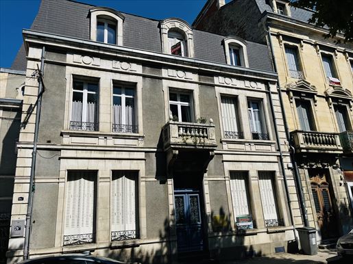 Appartement 4 pièces 117 m² · à Montluçon · 117 m² · 119 000 €