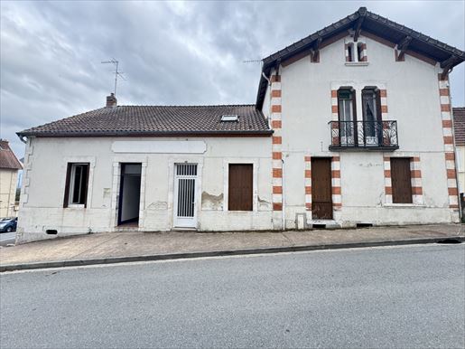 Immeuble 165 m² · à Montluçon · 165 m² · 103 000 €