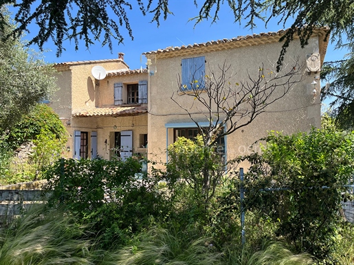 Maison 7 pièces 160 m² · à Saint-Saturnin-lès-Apt · 160 m² · 318 000 €