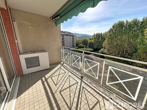 Appartement 2 pièces 52 m² · à Hyères · 52 m² · 120 000 €