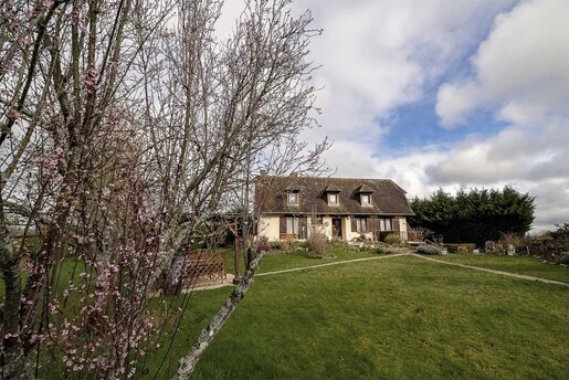 Maison 9 pièces 160 m² · à Forges-les-Eaux · 160 m² · 182 999 €