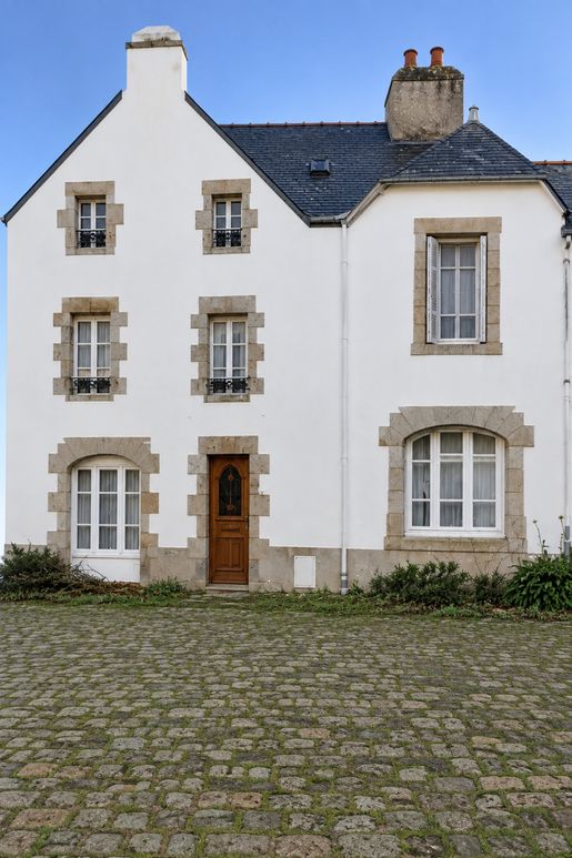 Maison 8 pièces 182 m² · à Pont-Croix · 182 m² · 332 000 €