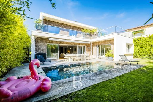 Maison 10 pièces 201 m² · au Bouscat · 201 m² · 1 590 000 €