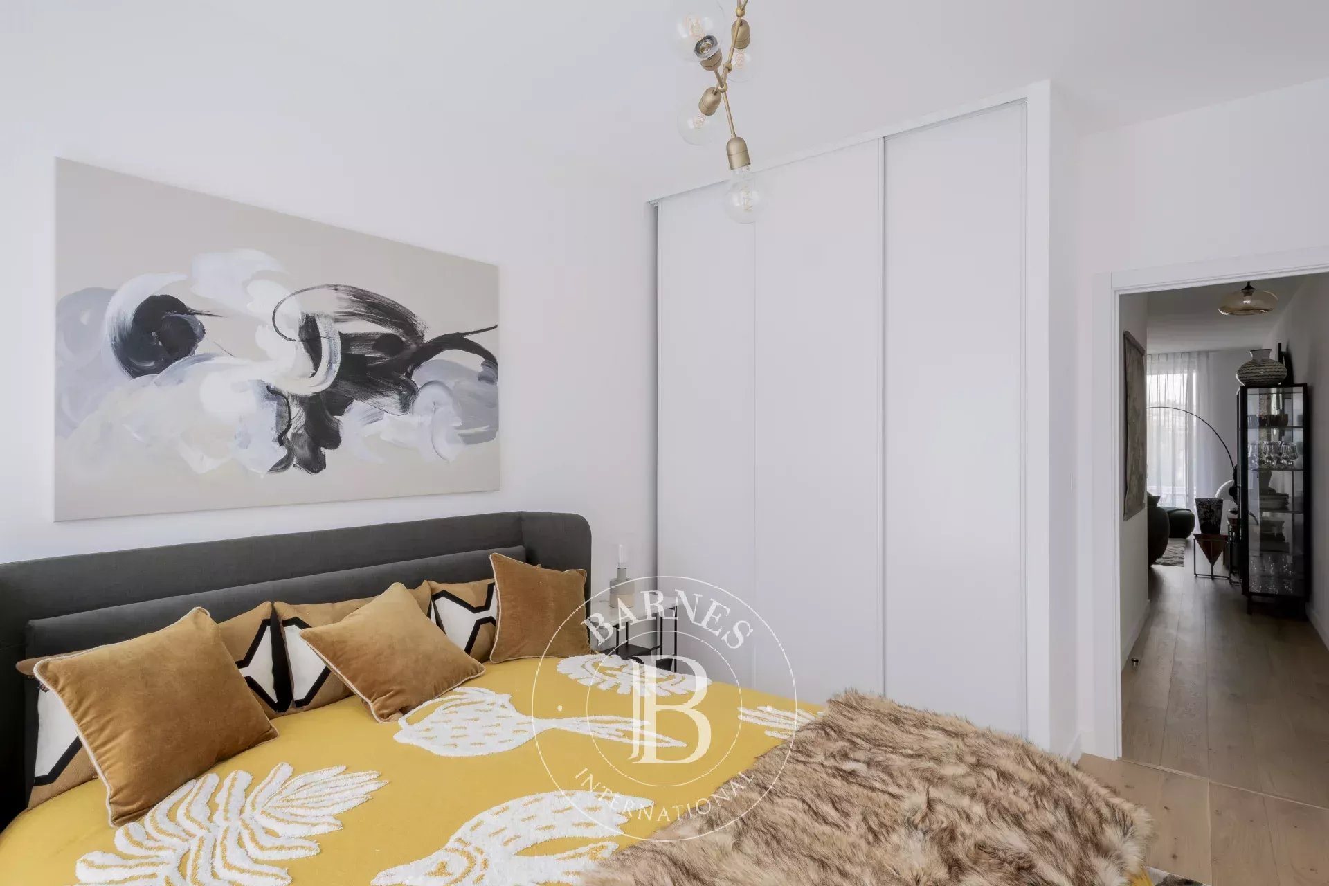 Bordeaux Gambetta – 90 sqm Apartment – Elevator – Terrace – Parking - Mehr