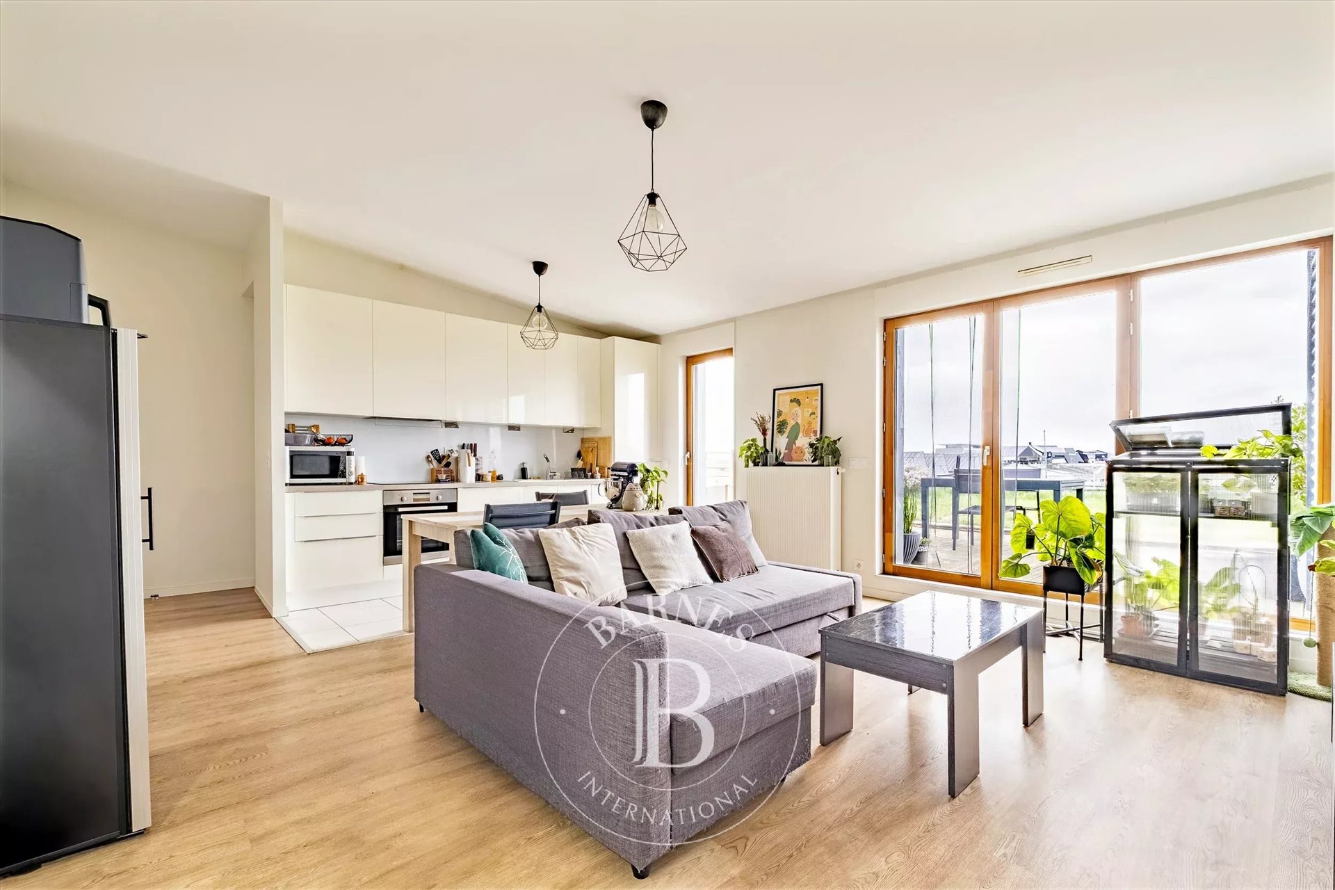 Bordeaux Chartrons – 101.45 sqm Apartment – Top Floor – Terrace – Garden – Parking