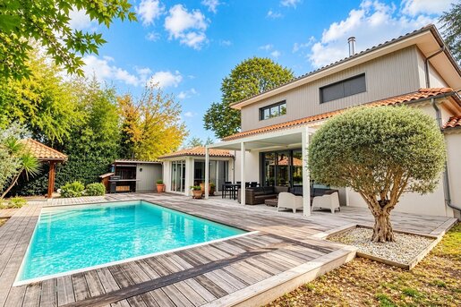 Maison 8 pièces 190 m² · à Pessac · 190 m² · 1 230 000 €