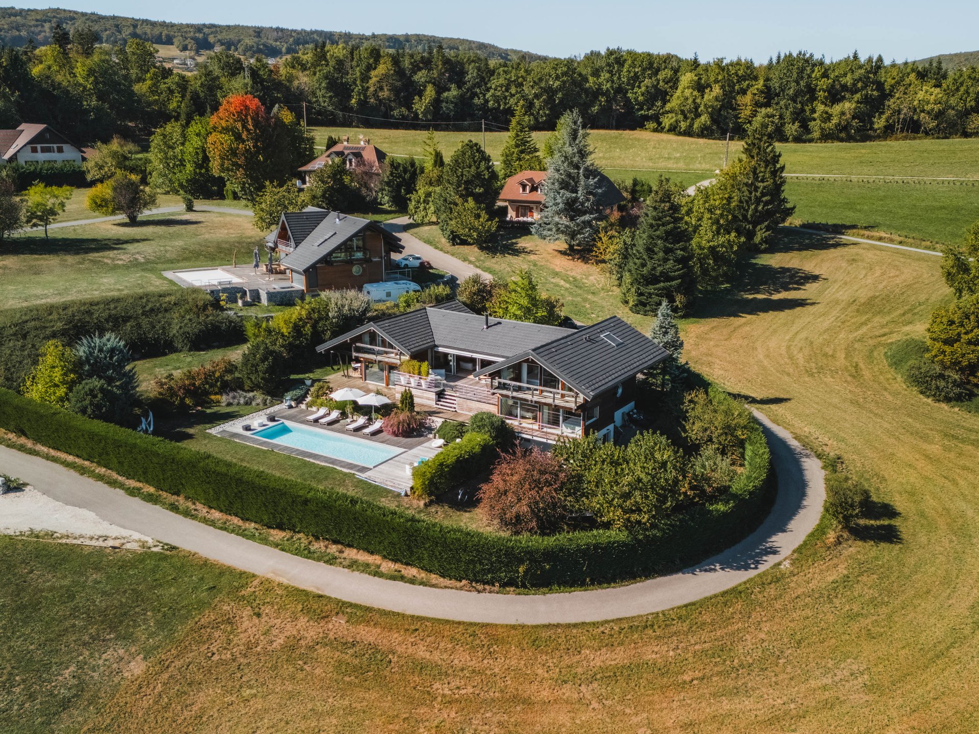 Maison 10 pièces 256 m² · à Fillière · 256 m² · 2 650 000 €