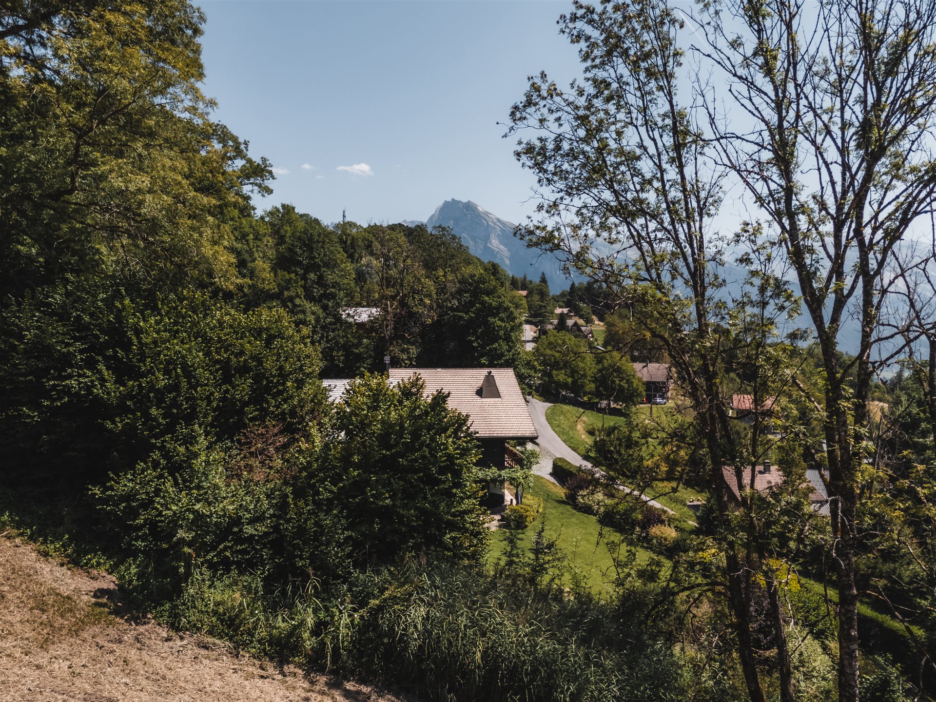 Beautiful plot of building land in the heights of Verchaix : view and sunshine - Vue 5