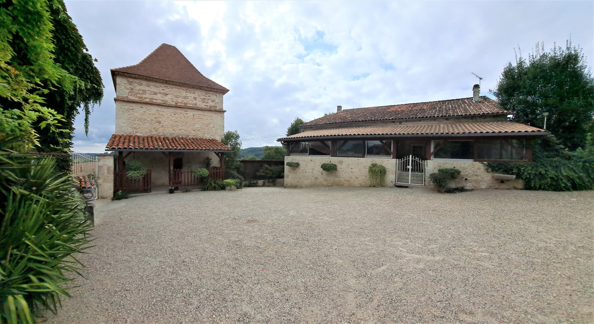 Maison à vendre, 240m², Sainte-Colombe-de-Villeneuve