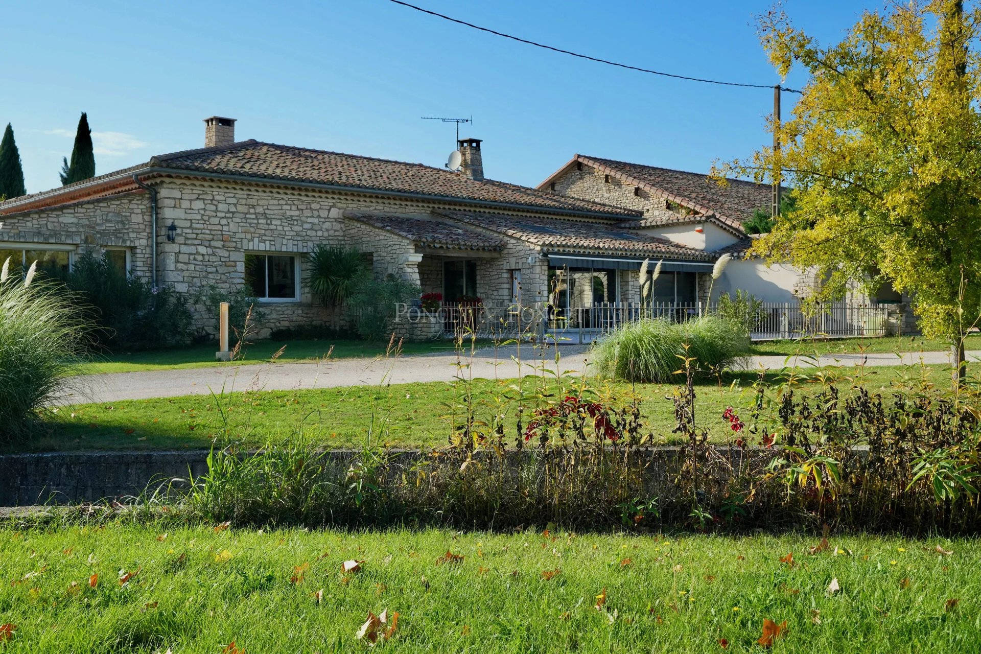 Maison à vendre, 460m², Barjac