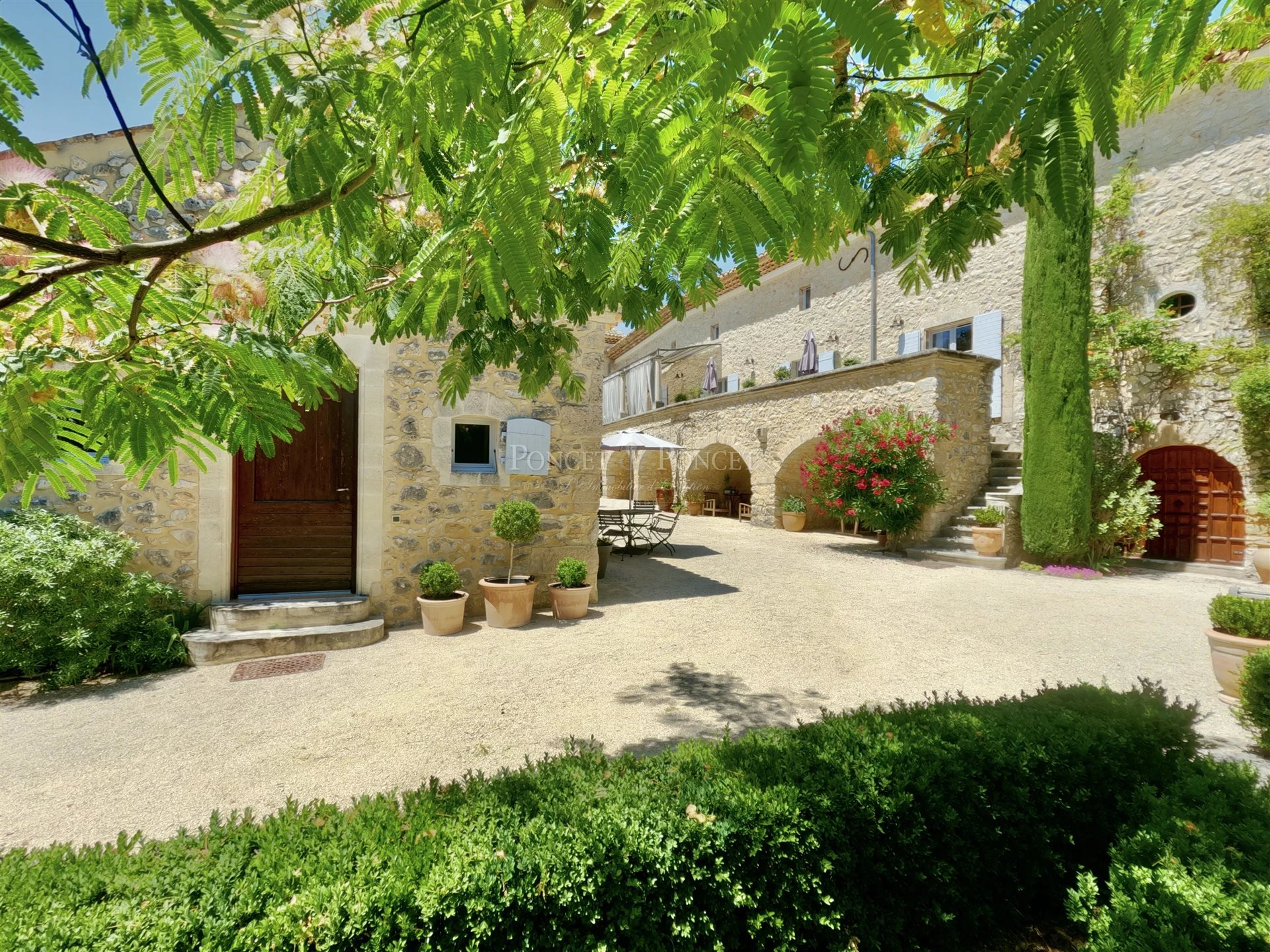 Maison à vendre, 394m², Barjac