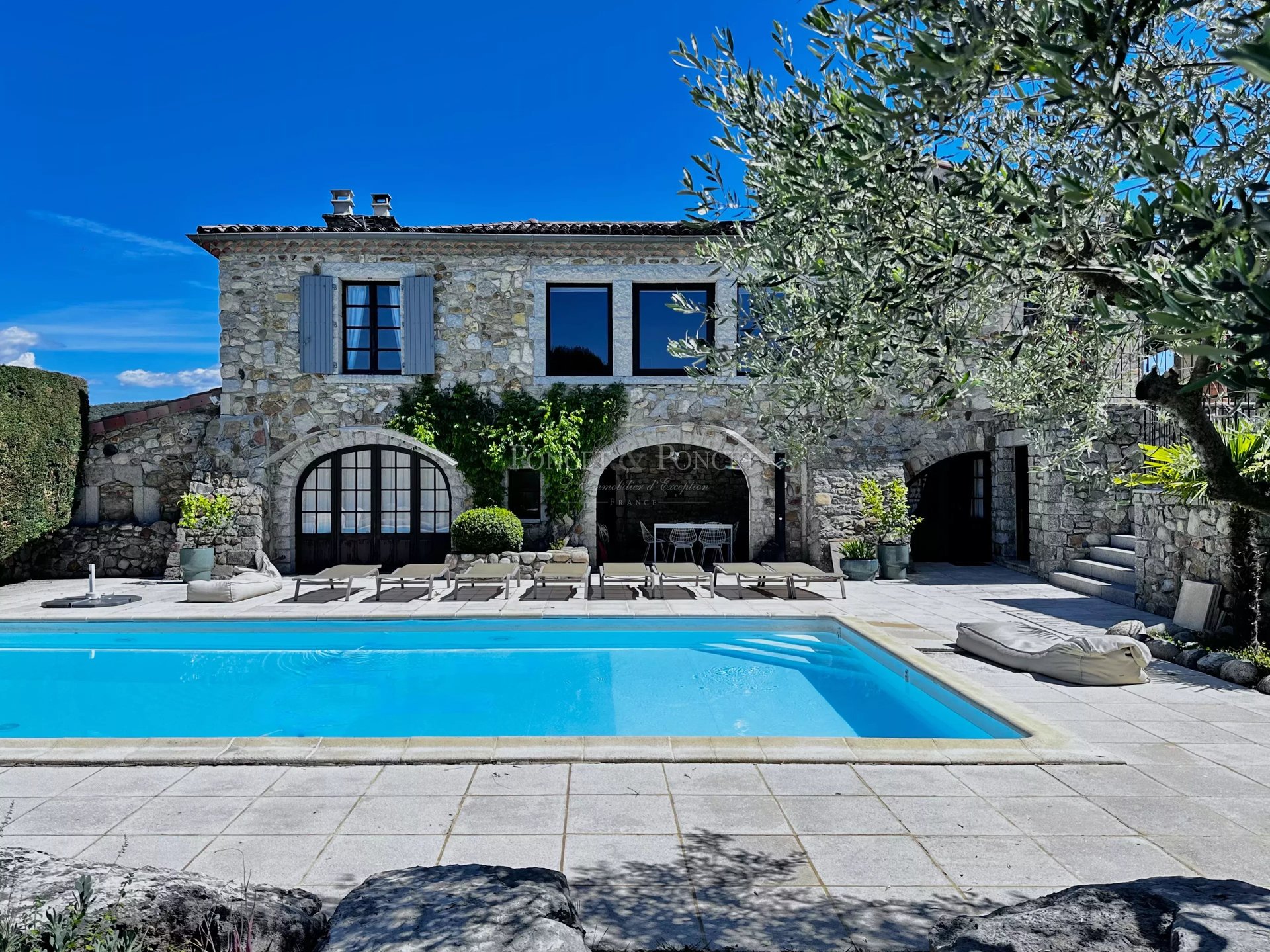 Maison à vendre, 305m², Vallon-Pont-d'Arc