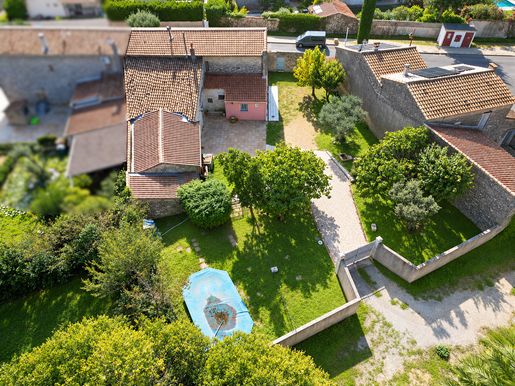 Maison 7 pièces 220 m² · à Baillargues · 220 m² · 640 000 €