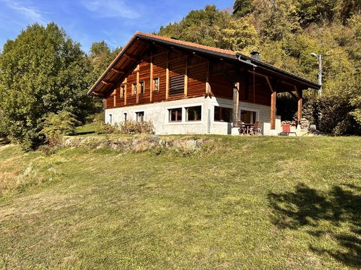 Maison 8 pièces 213 m² · à Mont-Saxonnex · 213 m² · 699 000 €