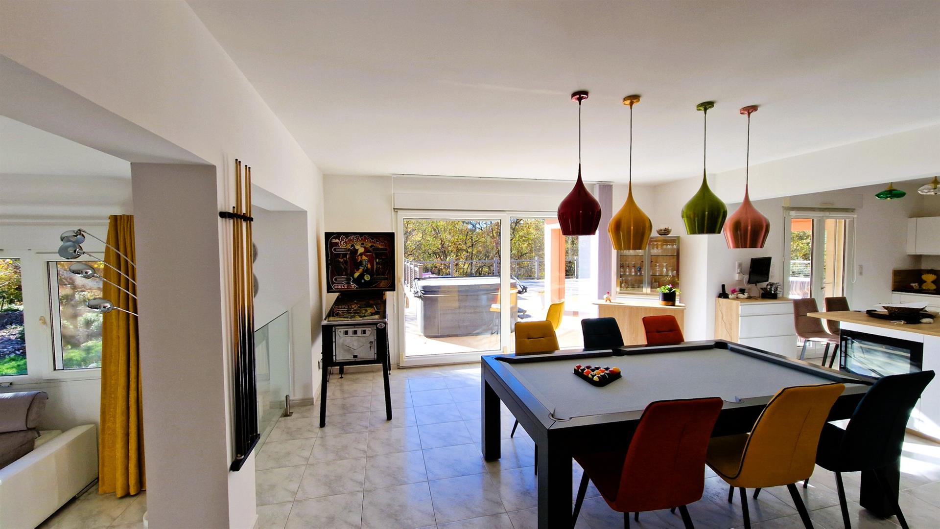 Maison à vendre, 231m², Saint-Maximin-la-Sainte-Baume